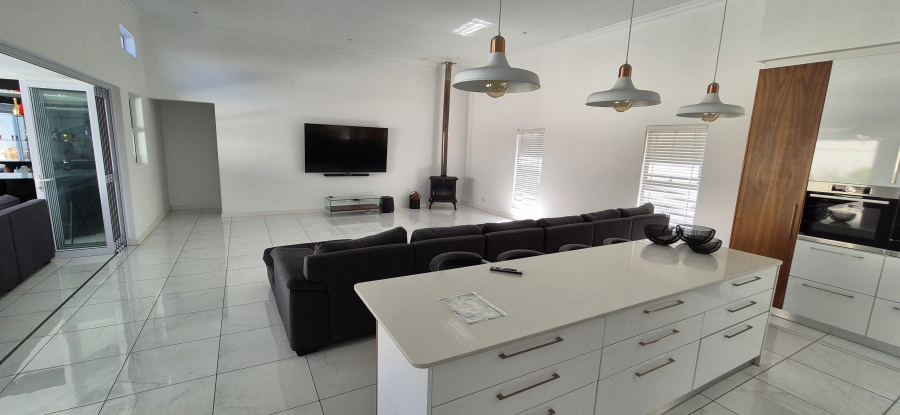 4 Bedroom Property for Sale in Parklands North Western Cape